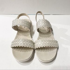 Trotters White Sandal Size 10
